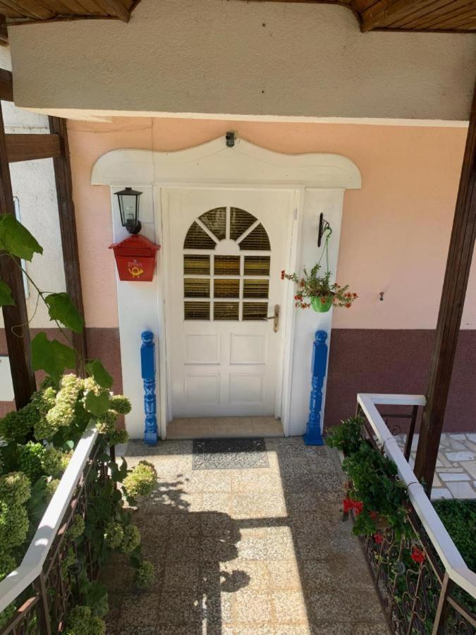 Villa Lakeview Paradise Peštani 外观 照片